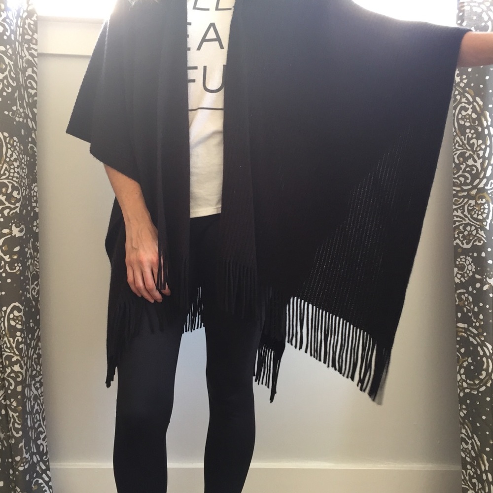 Super soft black capelet - one size
